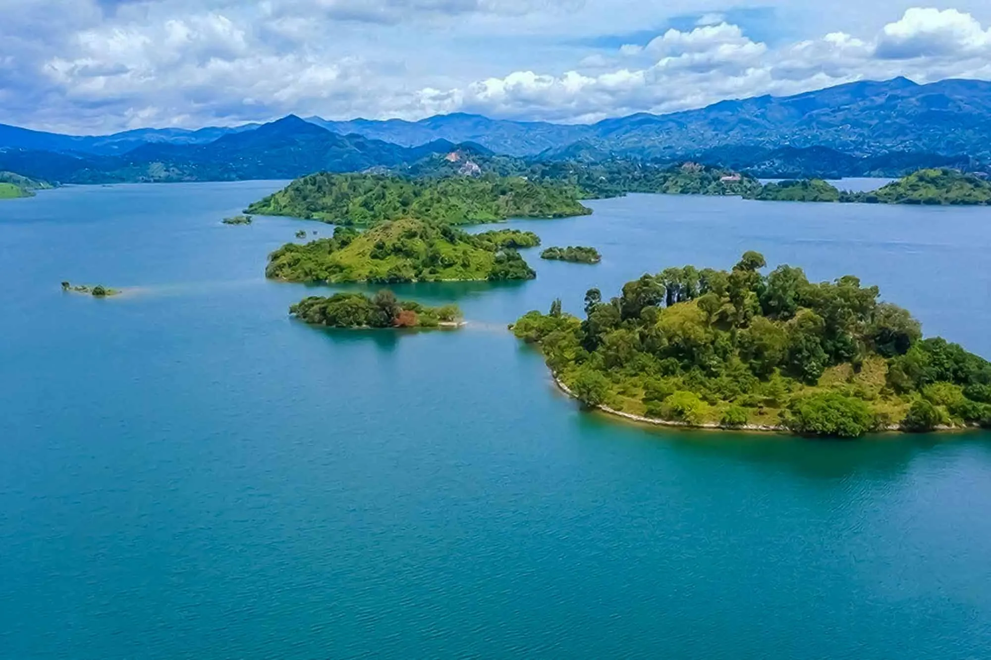 lake-kivu-along-karongi